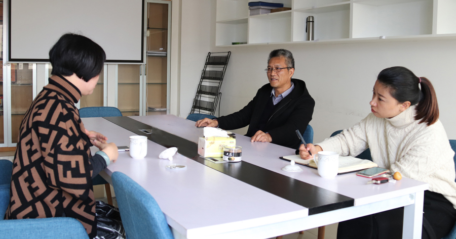 新河鎮(zhèn)人大主席團(tuán)江作巍主席看望市人大代表、林燕飛副總