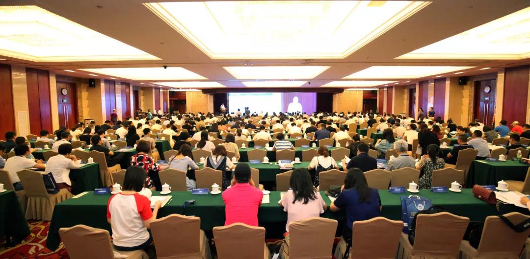 中國(guó)輕工業(yè)百?gòu)?qiáng)企業(yè)高峰論壇在京舉行，美機(jī)斬獲“科技百?gòu)?qiáng)”等多項(xiàng)殊榮