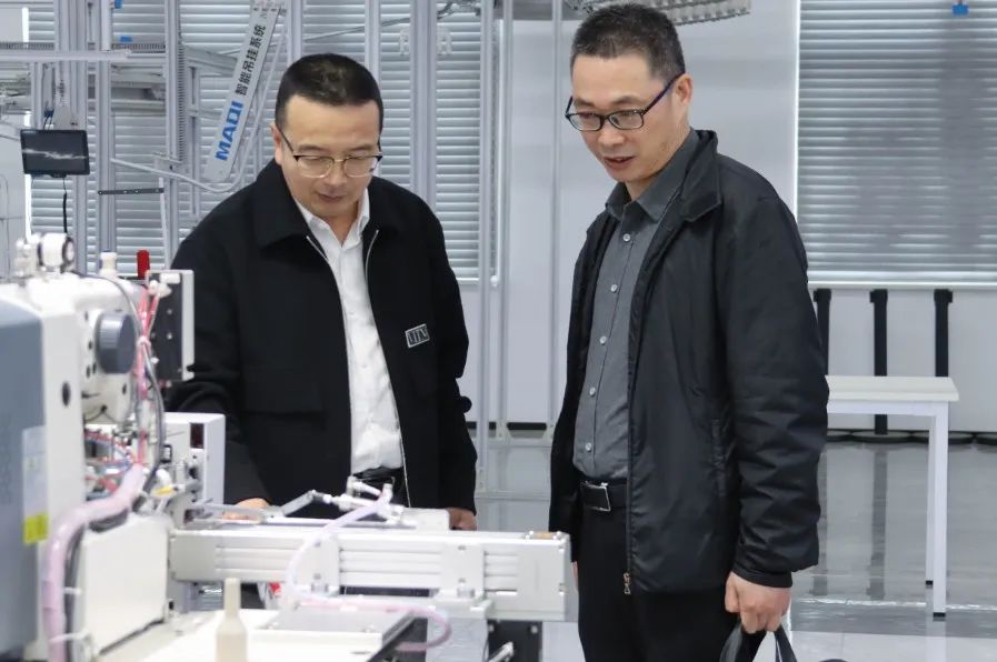 溫嶺市稅務(wù)局黨委書記、局長(zhǎng)戴亨聰蒞臨美機(jī)調(diào)研